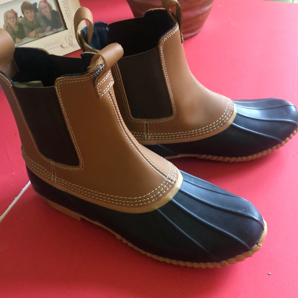 New Women’s Land’s End Chelsea Duck  boots size 8.5
